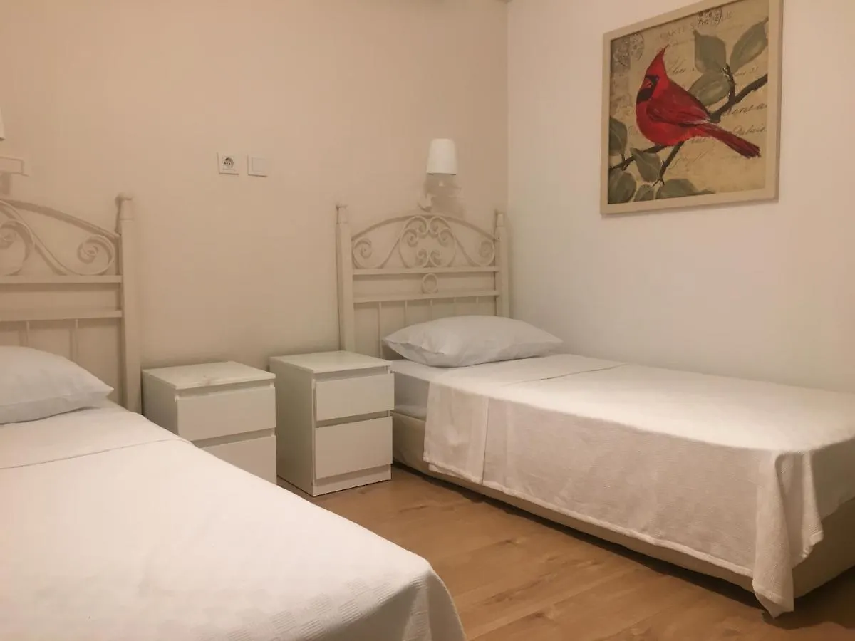 Bodrum Sade Pension 0*,