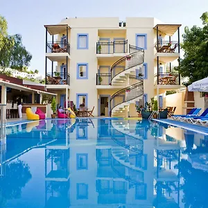2* Aparthotel Merve Apartments, Your From In Bodrum, Street Cats Frequent The Property, Not Have Balconies , Ground Floor Have Terrace With Table And Chairs